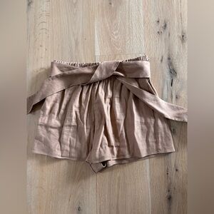 ALICE + OLIVIA Elegant LINEN Tan Women's Shorts with Bow Belt size small
